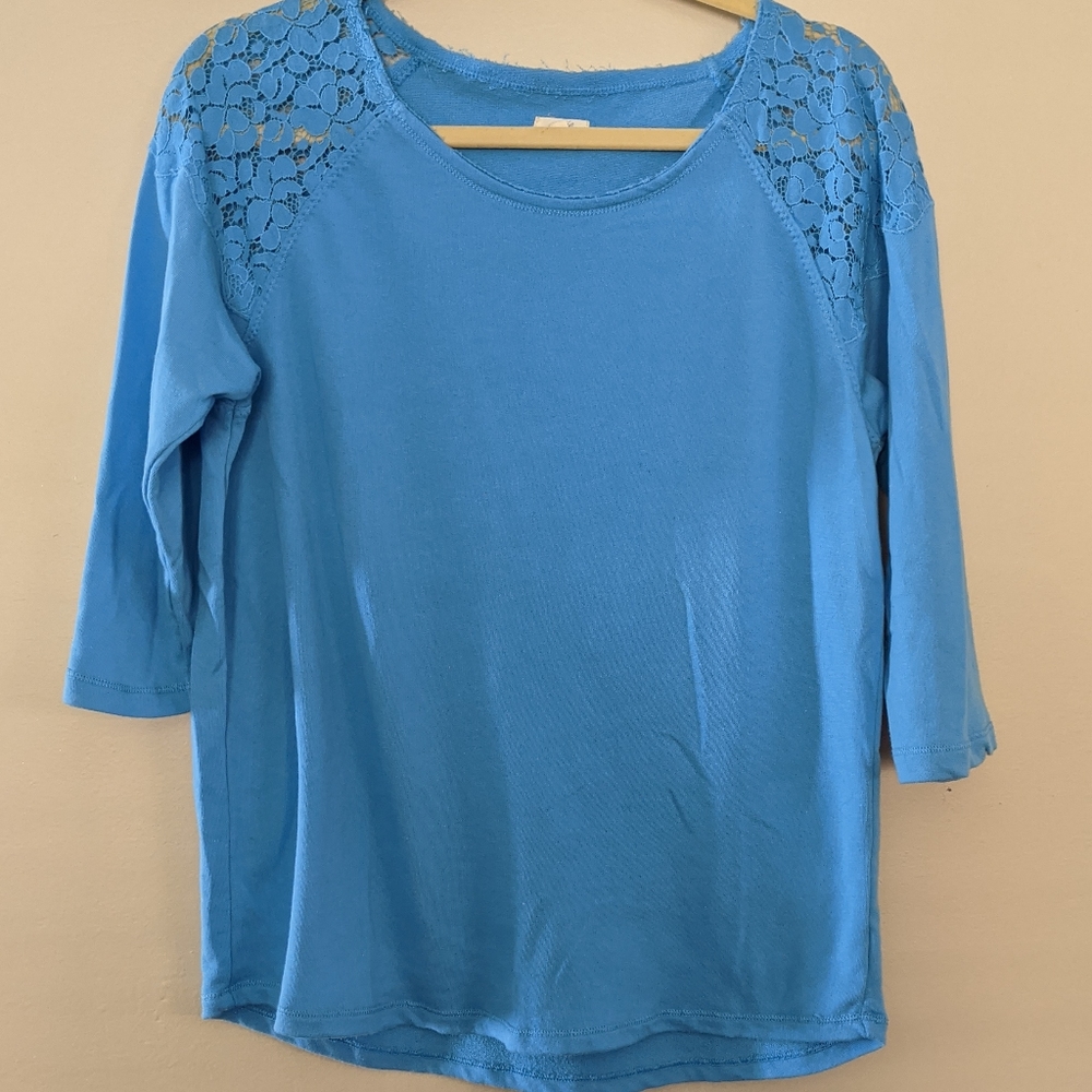 Lightweight sweatshirt